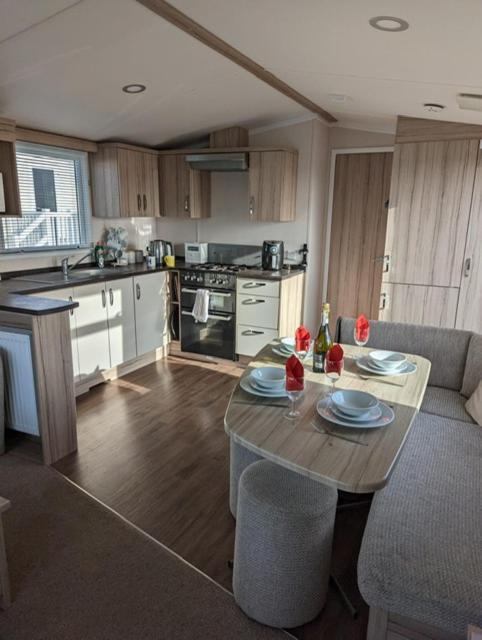 Sleeps 6 Modern And Bright Caravan Littlesea Haven Weymouth Hotell Eksteriør bilde